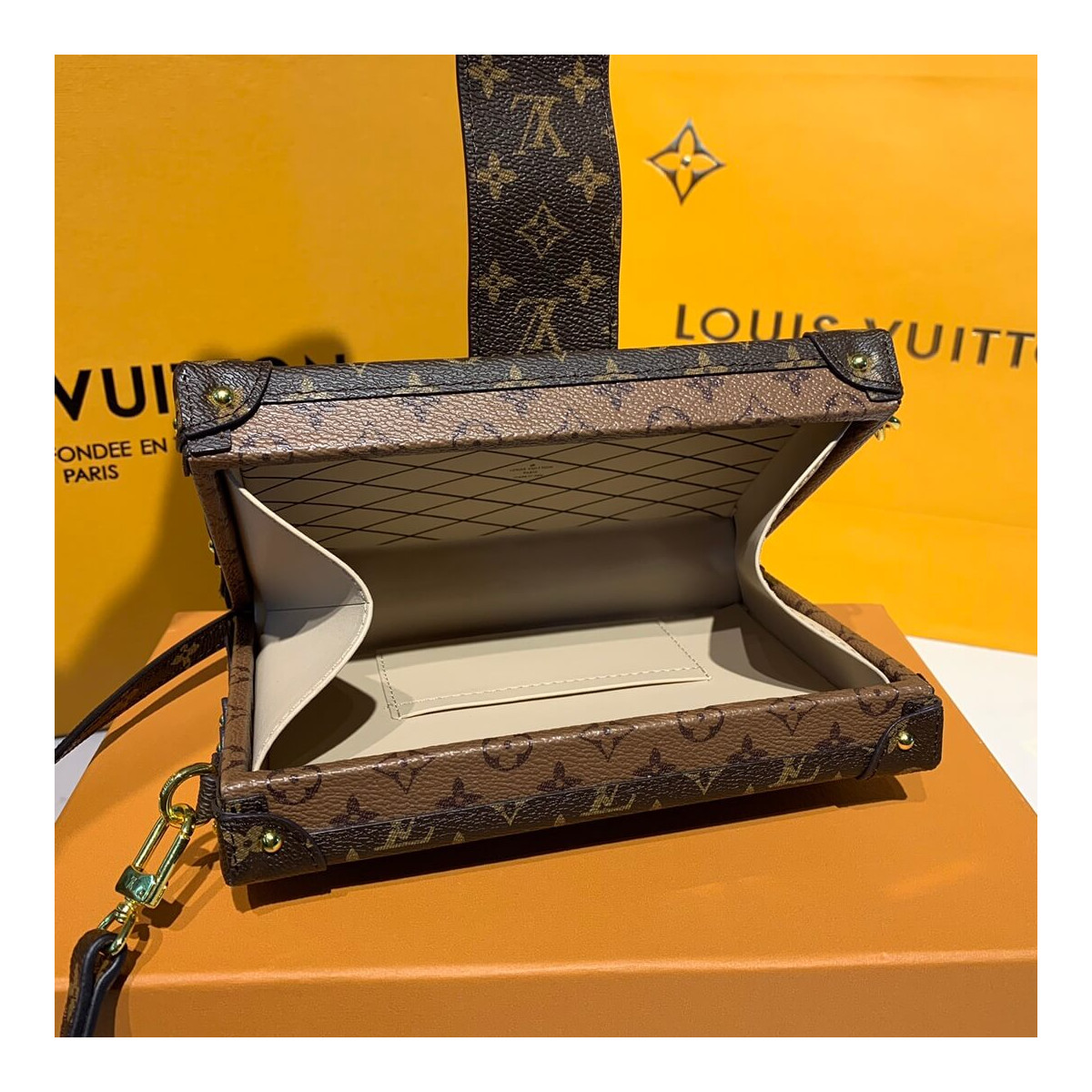 Louis Vuitton Monogram Reverse Canvas Petite Malle M44154 Louis Vuitton Monogram Reverse Canvas Petite Malle M44154