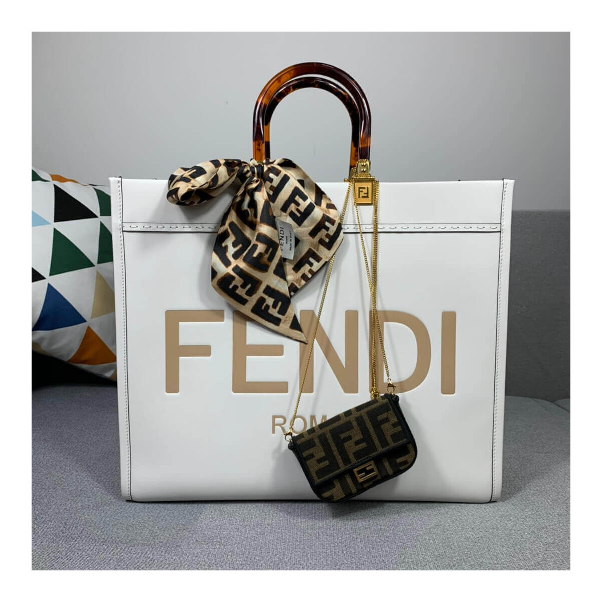 Fendi Sunshine Shopper 8BH372 Fendi Sunshine Shopper 8BH372