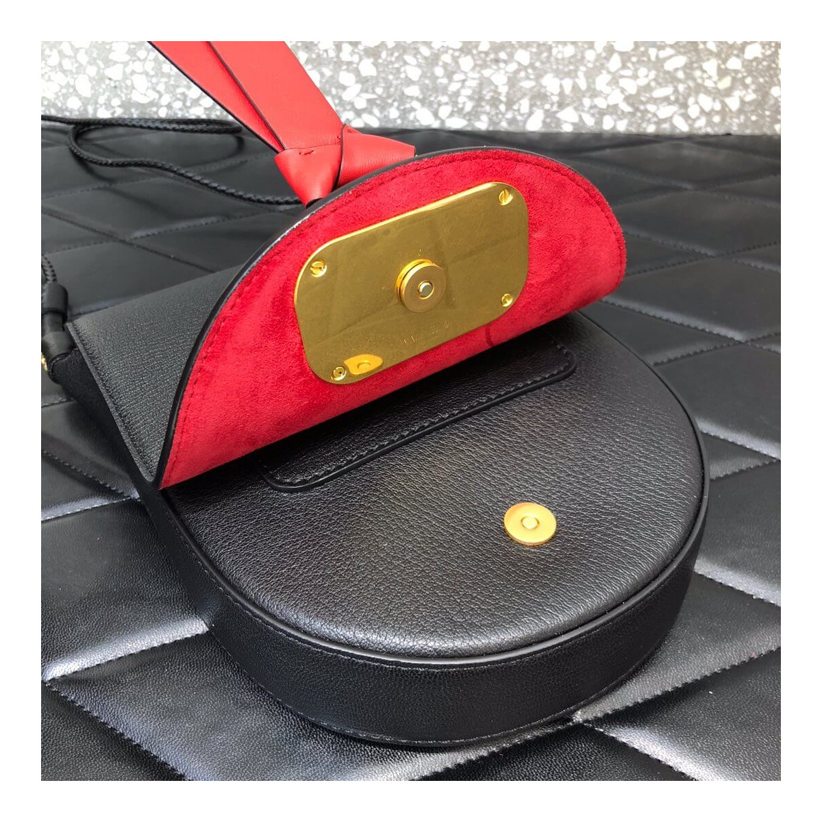 Valentino Garavani Medium Vring Crossbody Bag 0510