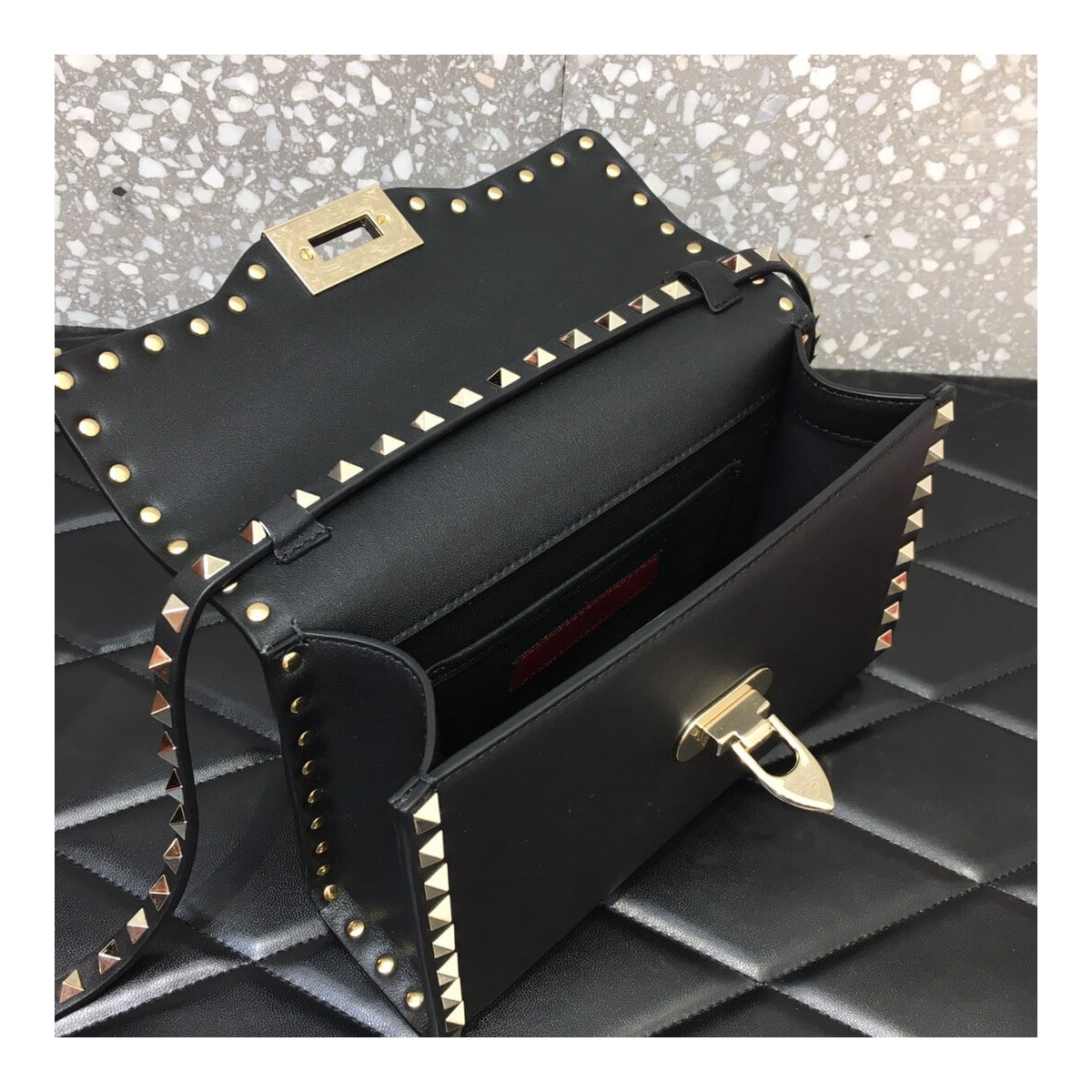 Valentino Garavani Rockstud Calfskin Crossbody Bag 0181 Valentino Garavani Rockstud Calfskin Crossbody Bag 0181