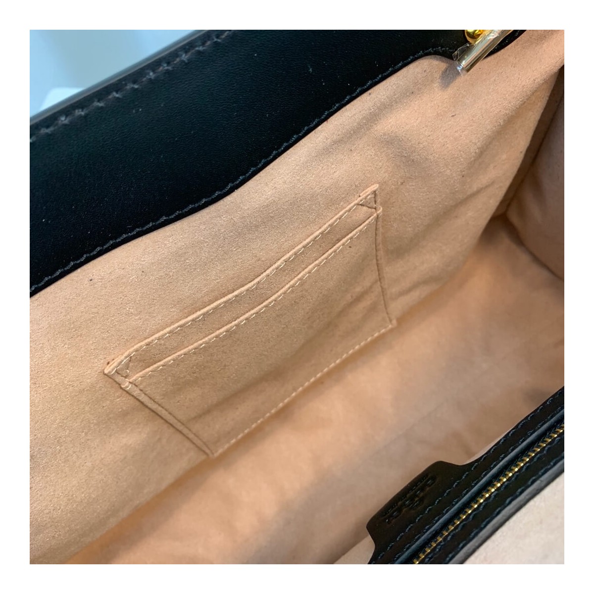 Gucci Padlock GG Supreme Bees Medium Shoulder Bag 479197 Gucci Padlock GG Supreme Bees Medium Shoulder Bag 479197