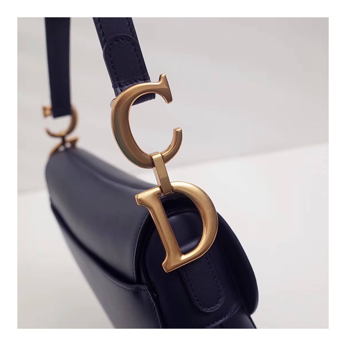 Christian Dior Smooth Calfskin Saddle Bag M0446 Christian Dior Smooth Calfskin Saddle Bag M0446