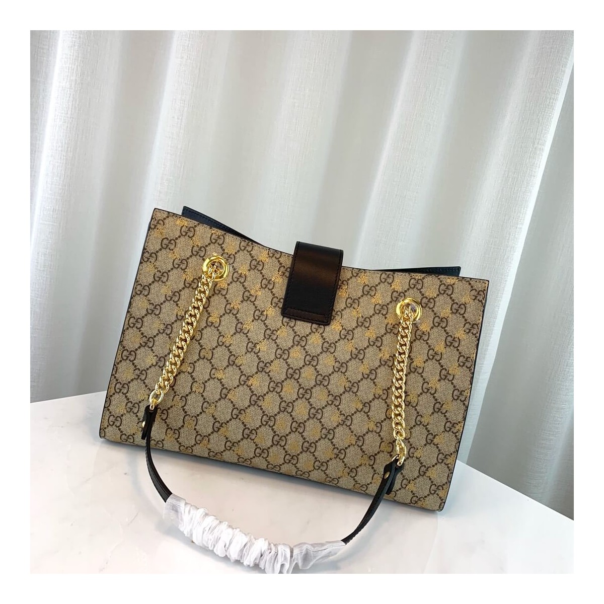 Gucci Padlock GG Supreme Bees Medium Shoulder Bag 479197 Gucci Padlock GG Supreme Bees Medium Shoulder Bag 479197