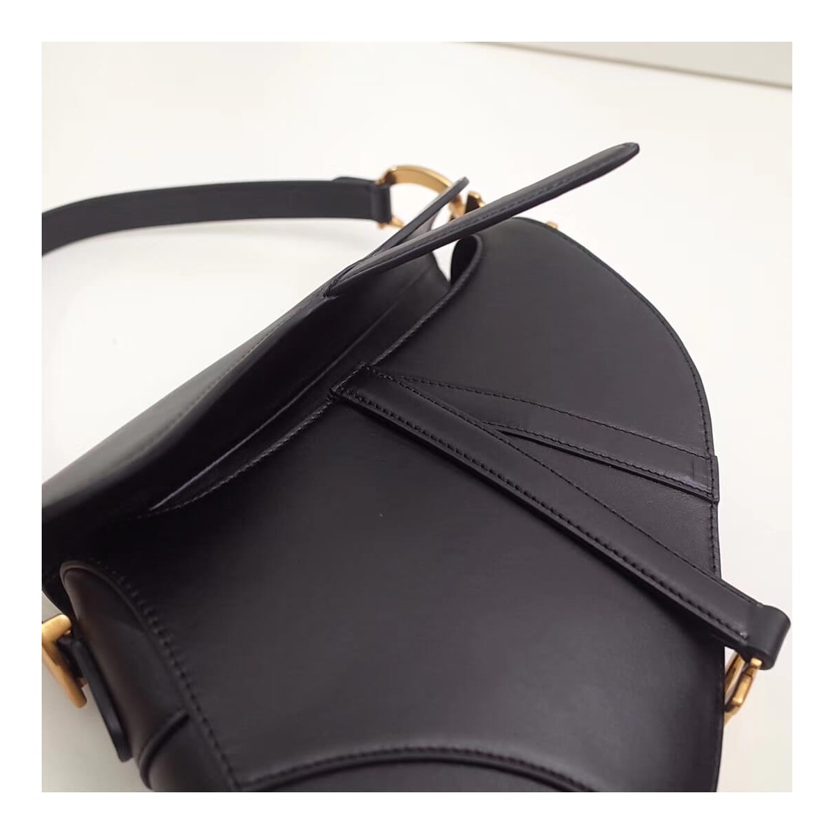 Christian Dior Smooth Calfskin Saddle Bag M0446 Christian Dior Smooth Calfskin Saddle Bag M0446