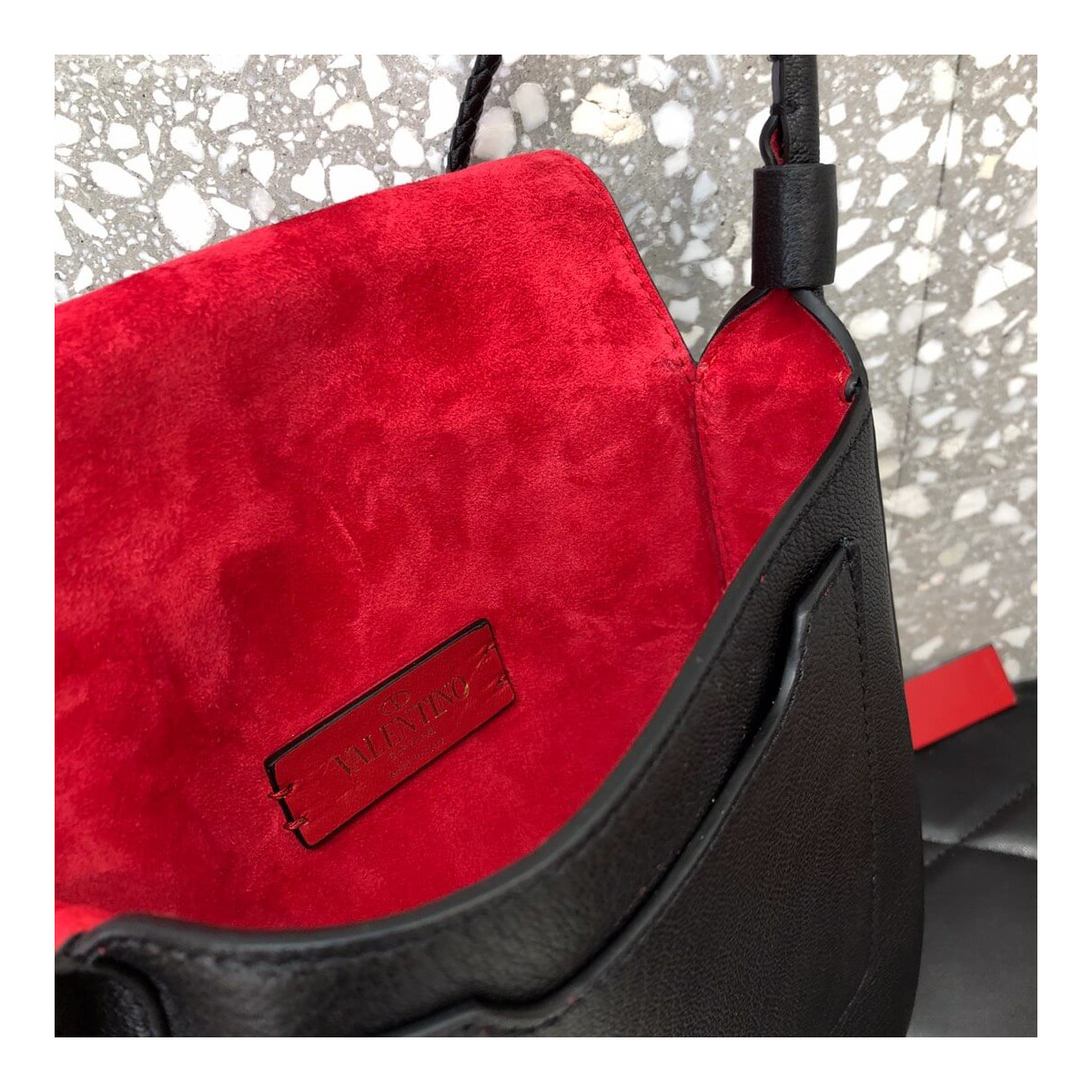 Valentino Garavani Medium Vring Crossbody Bag 0510