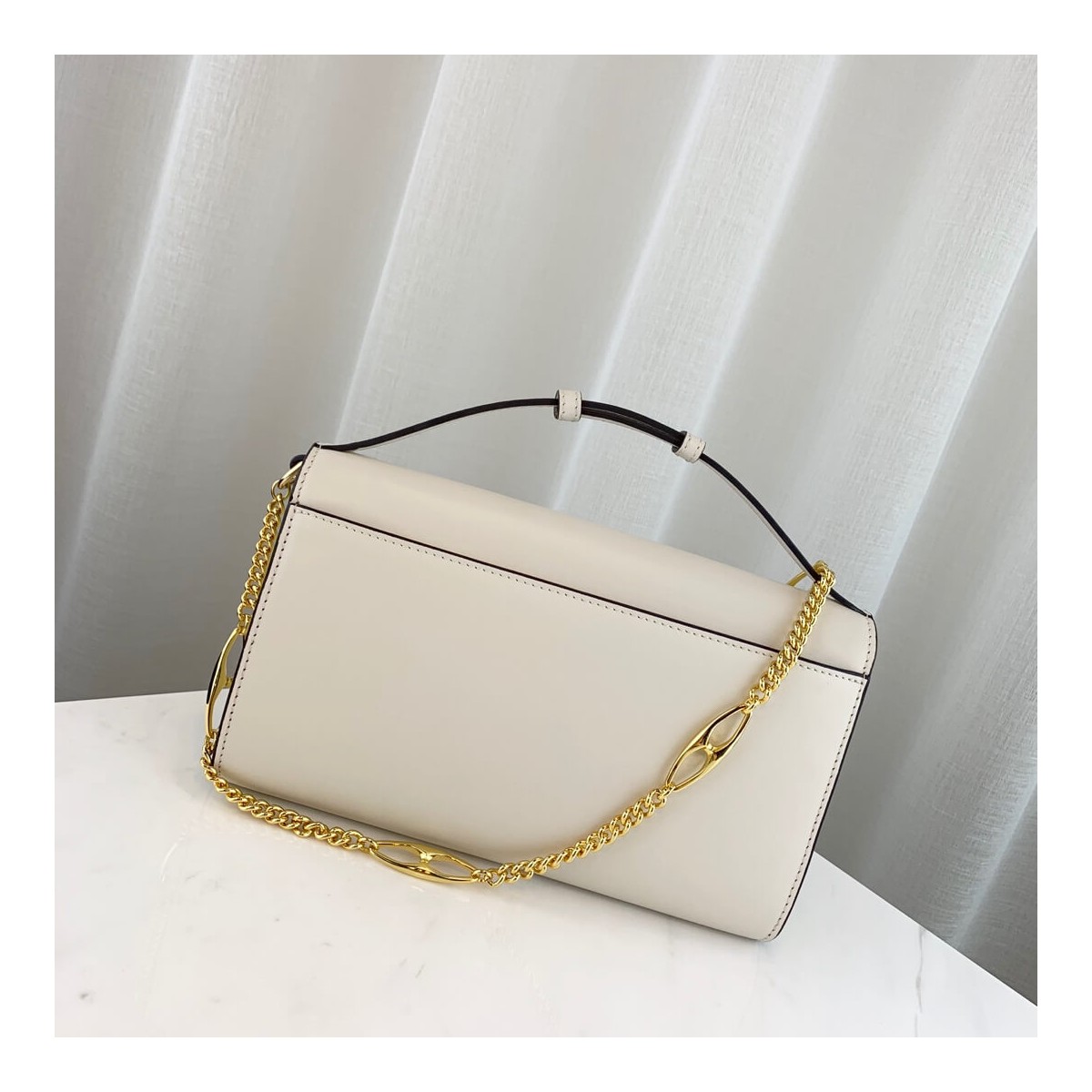 Gucci Zumi Smooth Leather Small Shoulder Bag 572375 Gucci Zumi Smooth Leather Small Shoulder Bag 572375