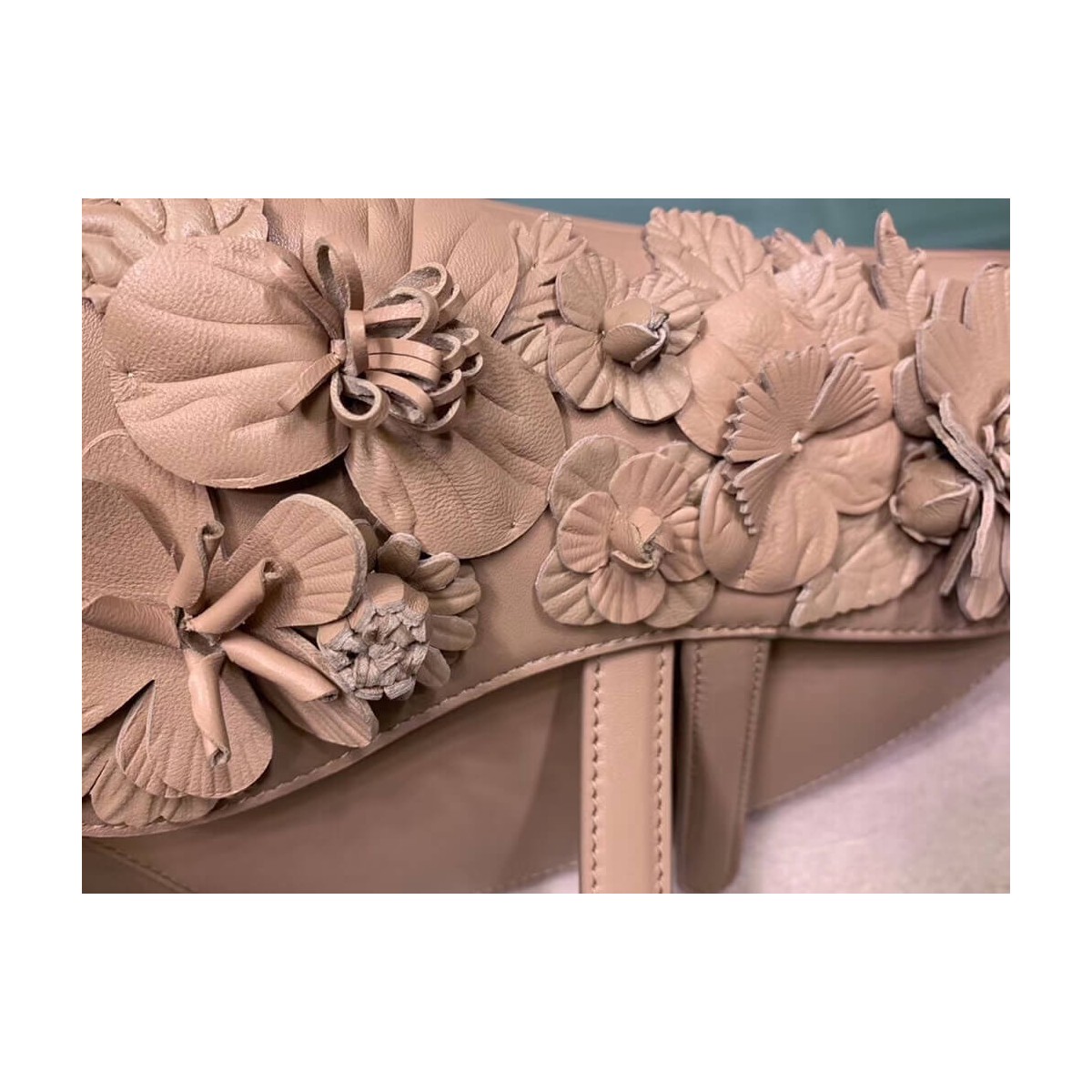 Christian Dior Embroidered Flowers Saddle Bag M0446 Christian Dior Embroidered Flowers Saddle Bag M0446