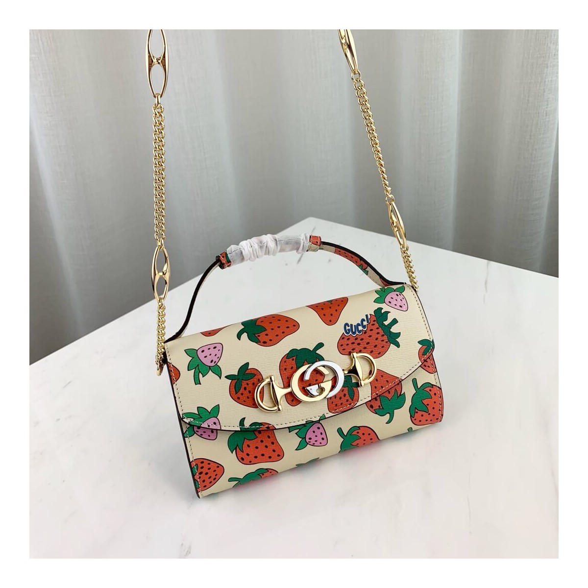 Gucci Zumi Strawberry Print Mini Bag 564718 Gucci Zumi Strawberry Print Mini Bag 564718