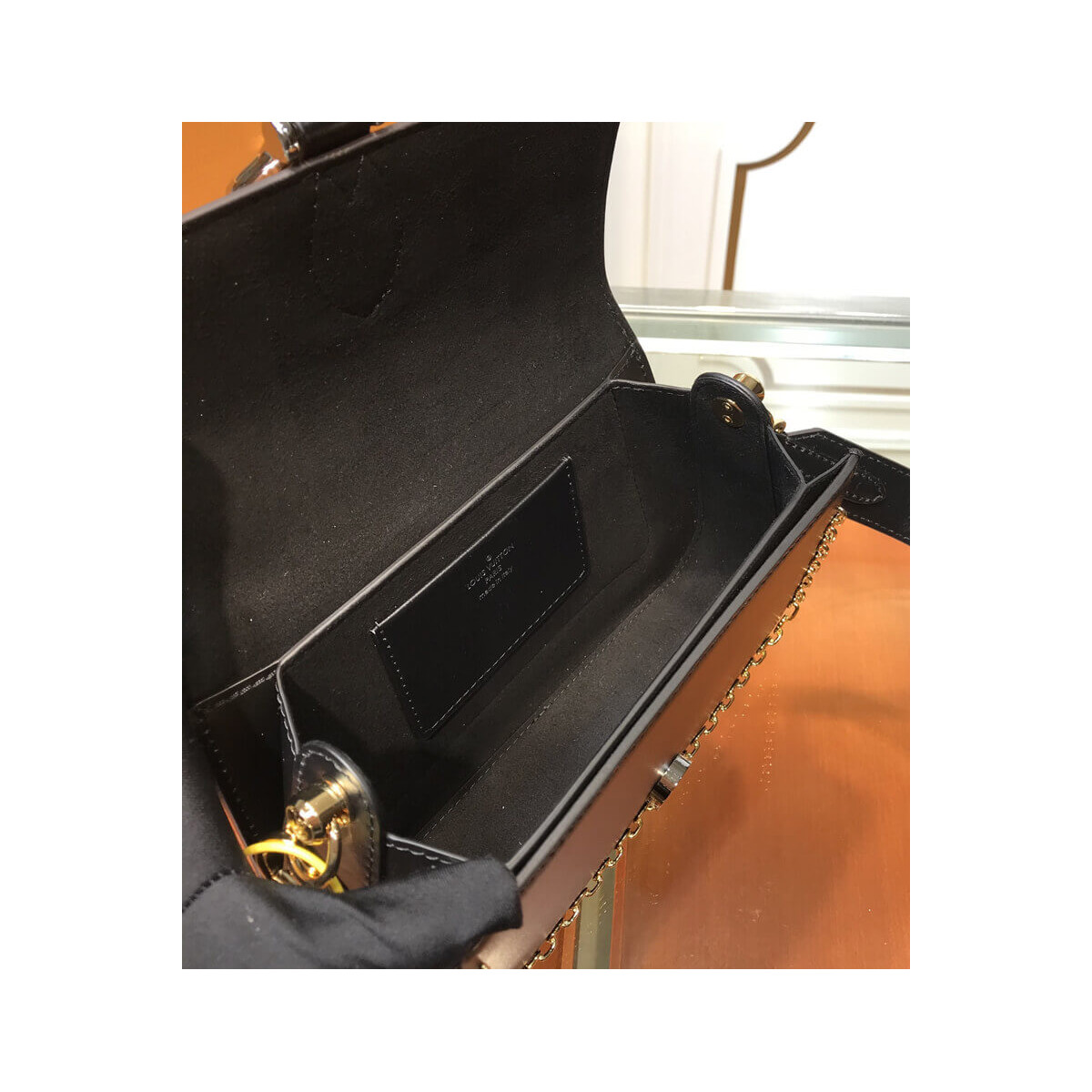 Louis Vuitton Neo Saint Cloud M45559 Louis Vuitton Neo Saint Cloud M45559