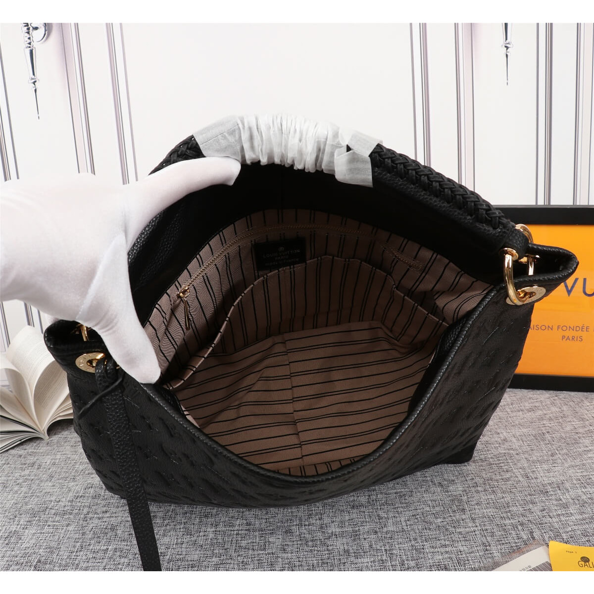 Louis Vuitton Artsy MM M41066 M43237 M43876 M44456 Louis Vuitton Artsy MM M41066 M43237 M43876 M44456