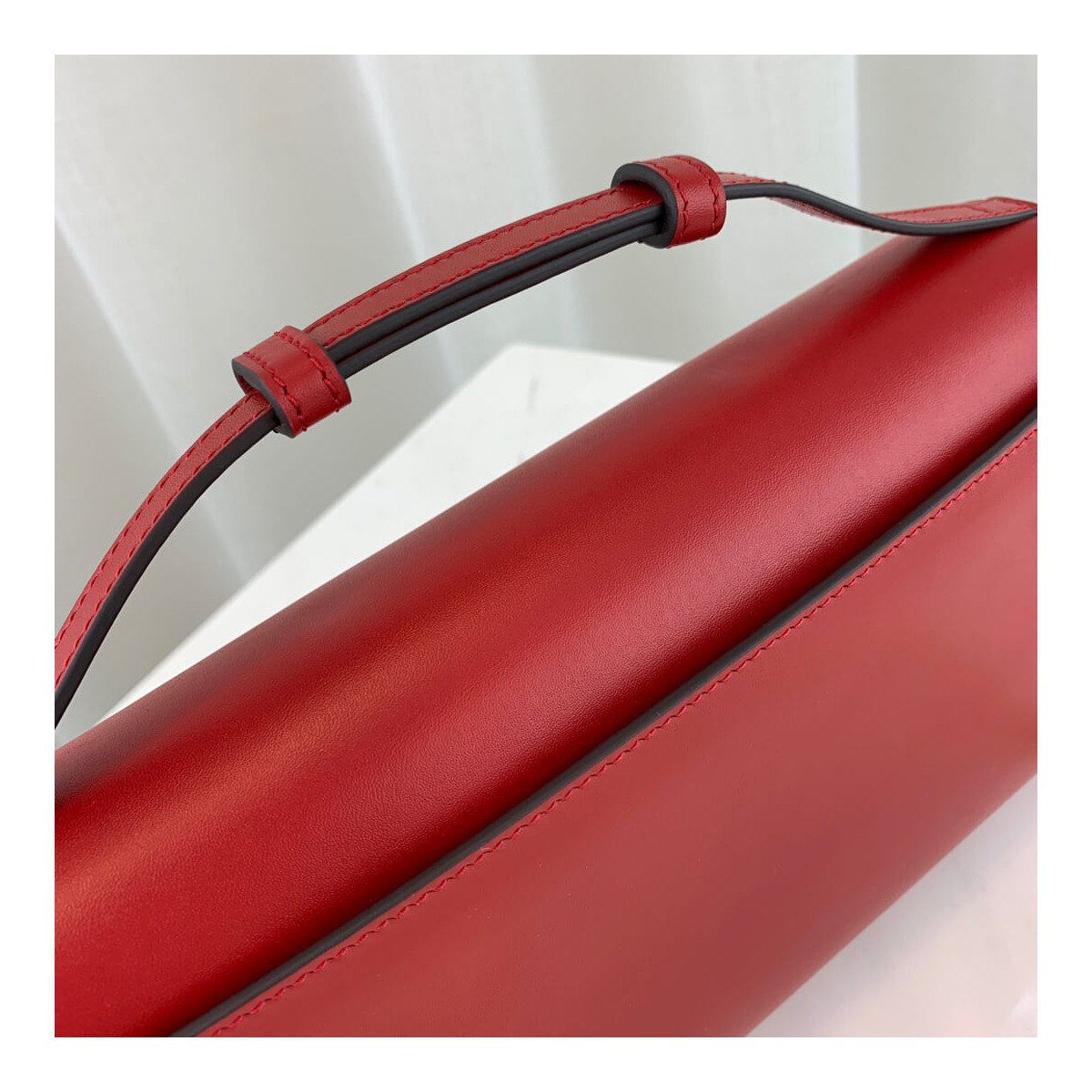 Gucci Zumi Smooth Leather Small Shoulder Bag 572375 Gucci Zumi Smooth Leather Small Shoulder Bag 572375