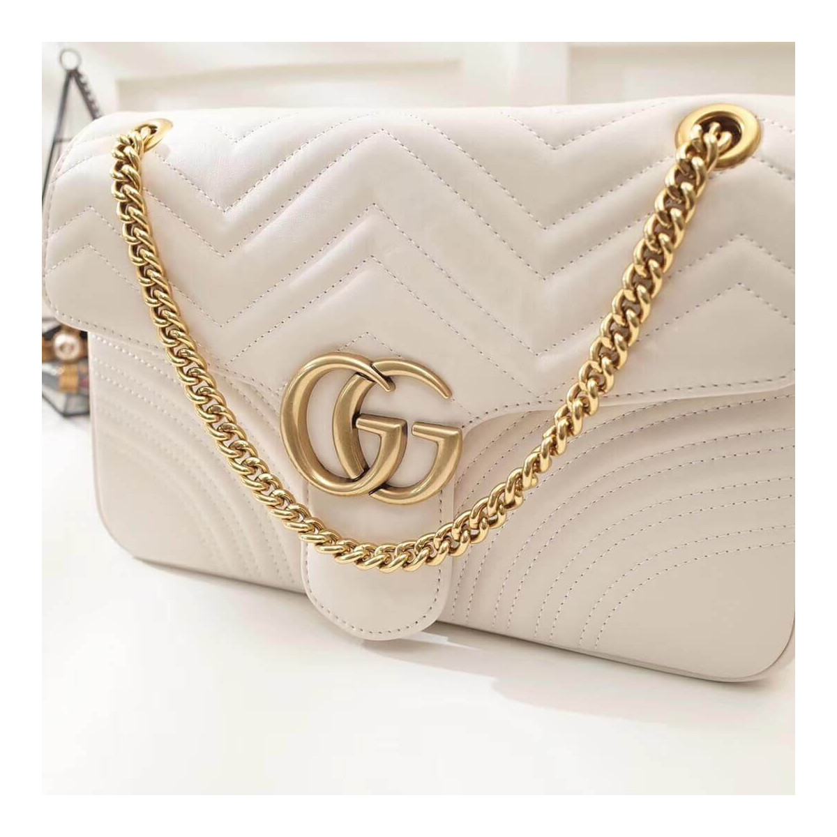 Gucci GG Marmont Medium Matelassé Shoulder Bag 443496 Gucci GG Marmont Medium Matelassé Shoulder Bag 443496