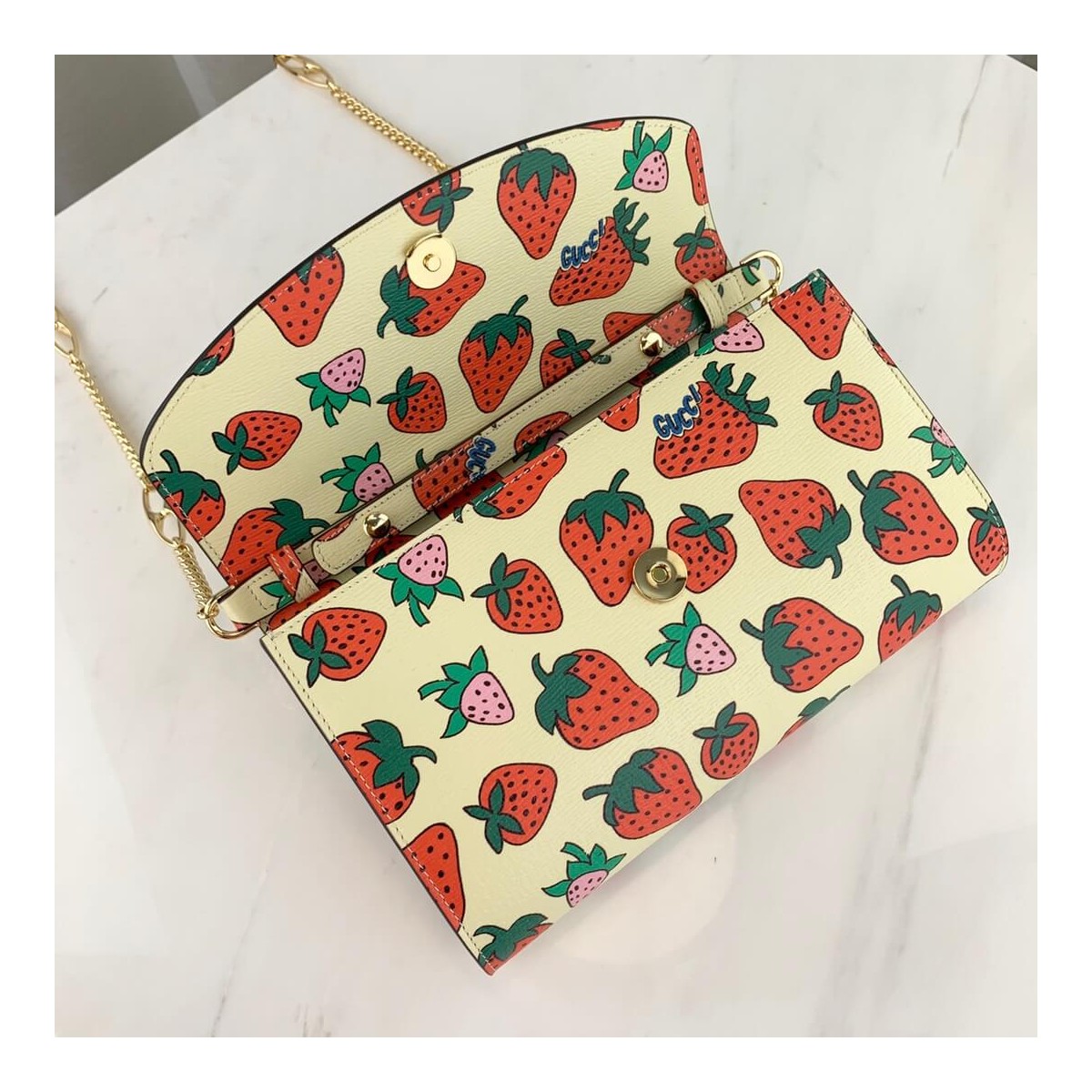 Gucci Zumi Strawberry Print Small Shoulder Bag 572375 Gucci Zumi Strawberry Print Small Shoulder Bag 572375
