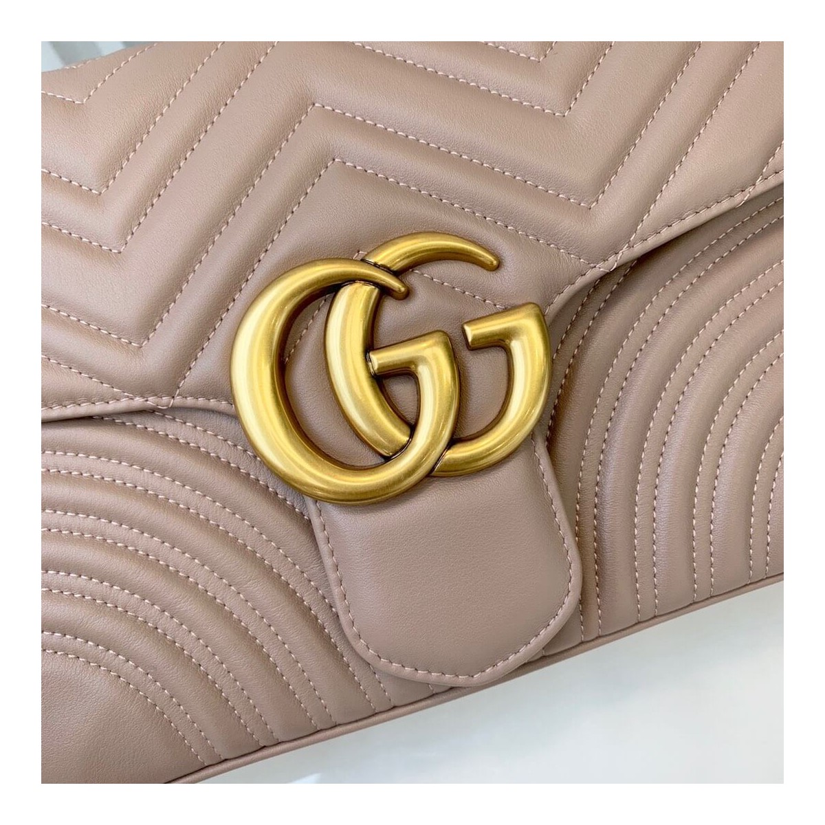 Gucci GG Marmont Medium Matelassé Shoulder Bag 443496 Gucci GG Marmont Medium Matelassé Shoulder Bag 443496
