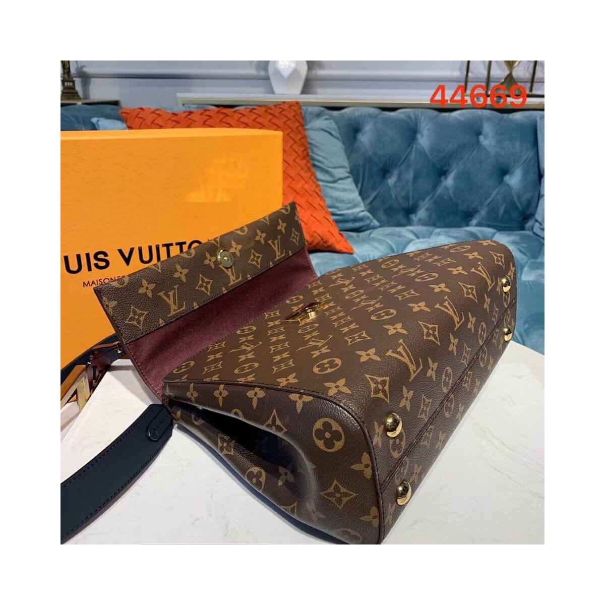 Louis Vuitton Monogram Canvas Cluny MM M44669 Louis Vuitton Monogram Canvas Cluny MM M44669