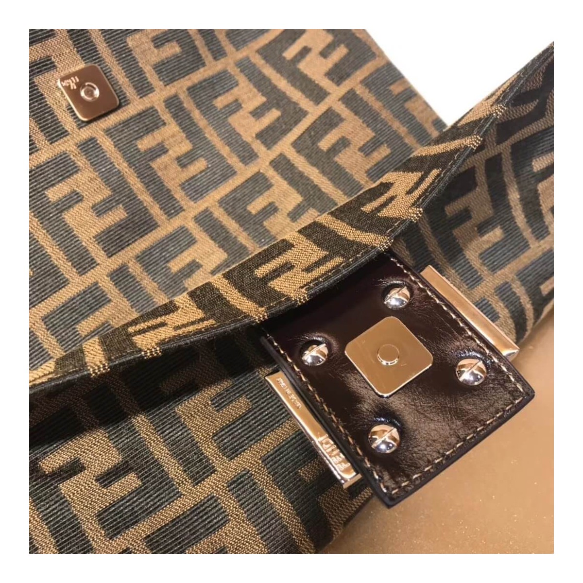 Fendi Vintage Mamma Baguette Zucca Shoulder Bag F02 Fendi Vintage Mamma Baguette Zucca Shoulder Bag F02