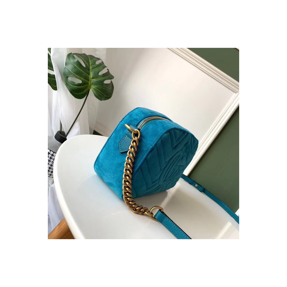 Gucci GG Marmont Velvet Small Shoulder Bag 447632 Gucci GG Marmont Velvet Small Shoulder Bag 447632