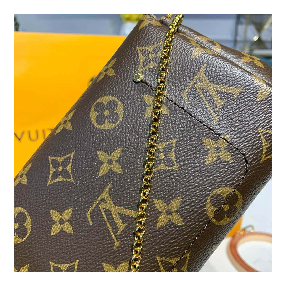 Louis Vuitton Monogram Canvas Favorite PM M40717 Louis Vuitton Monogram Canvas Favorite PM M40717