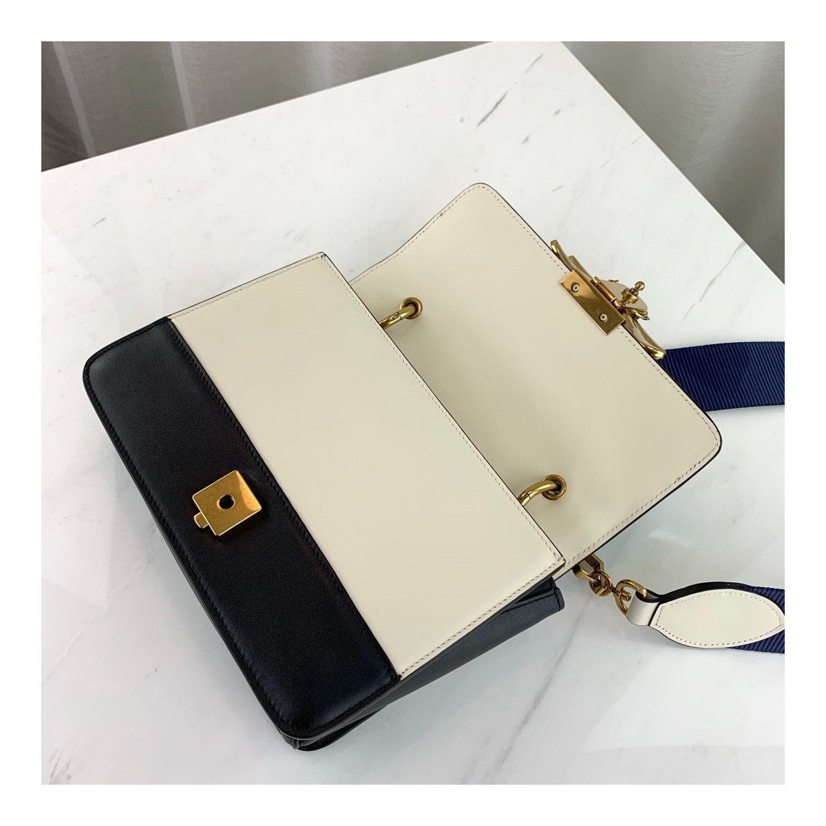 Gucci Queen Margaret Shoulder Bag 476542 Black/White Gucci Queen Margaret Shoulder Bag 476542 Black/White
