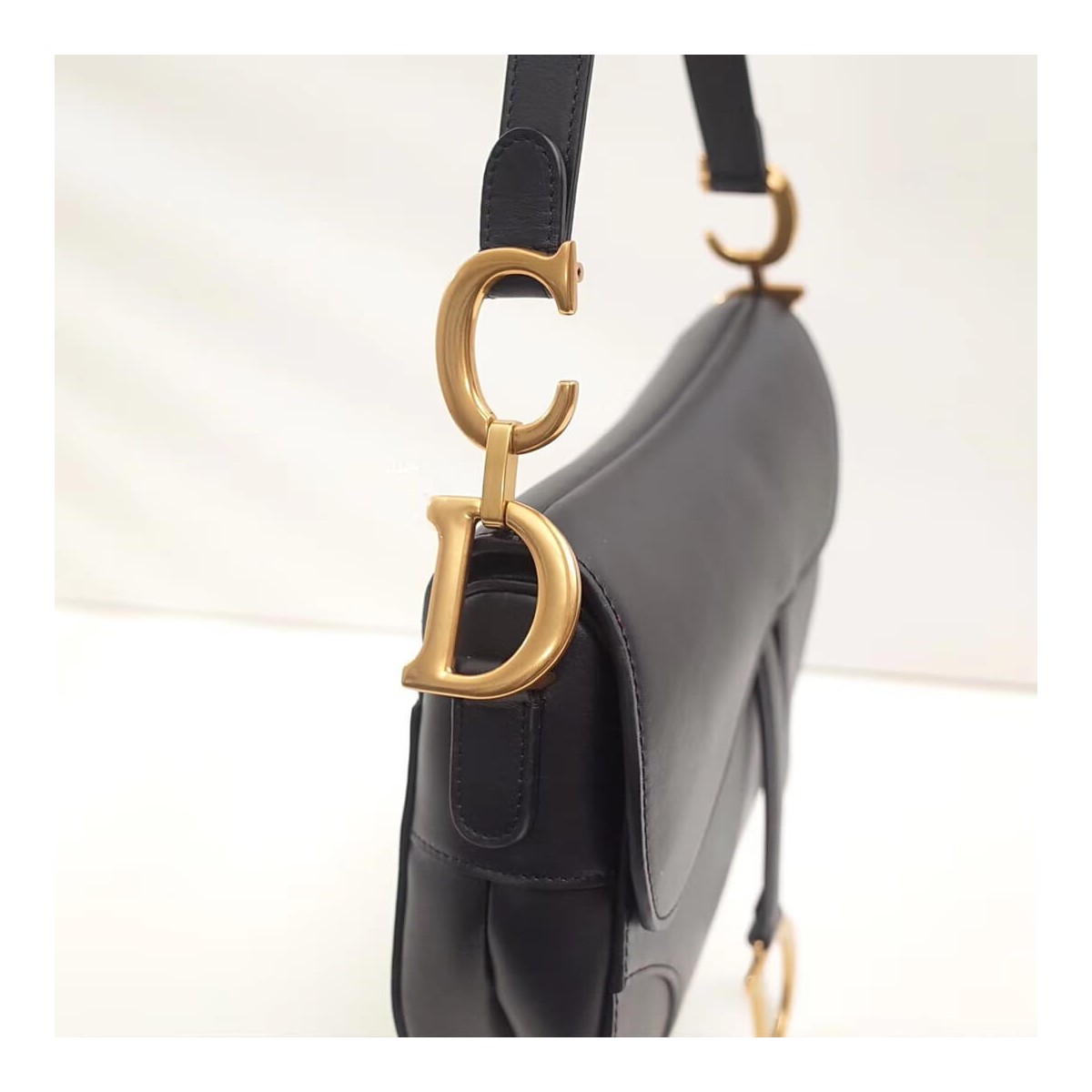 Christian Dior Smooth Calfskin Saddle Bag M0446 Christian Dior Smooth Calfskin Saddle Bag M0446