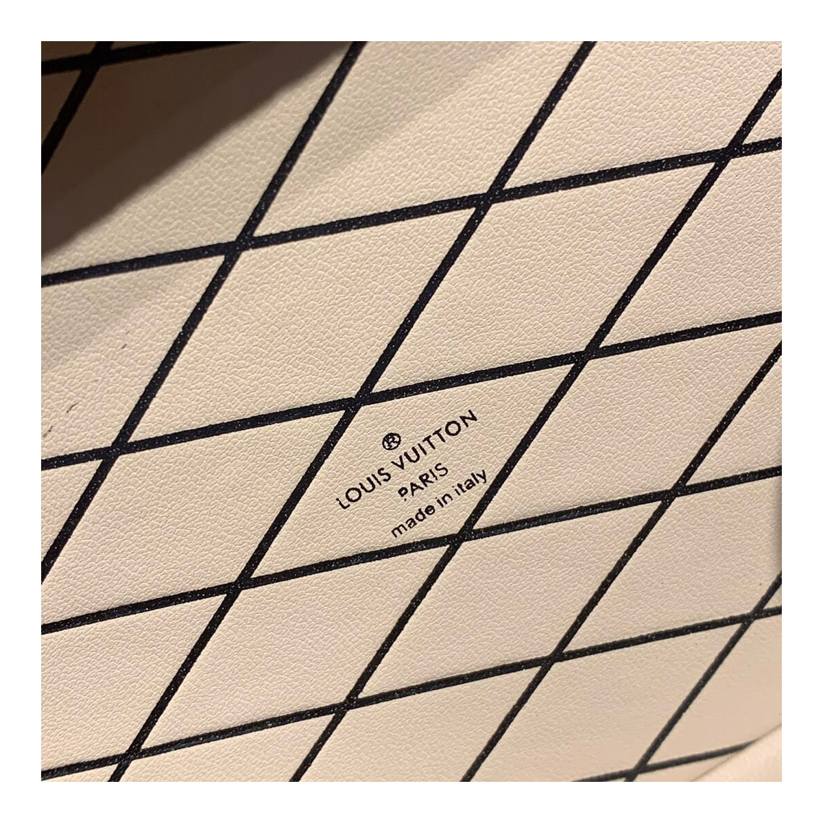 Louis Vuitton Monogram Reverse Canvas Petite Malle M44154 Louis Vuitton Monogram Reverse Canvas Petite Malle M44154