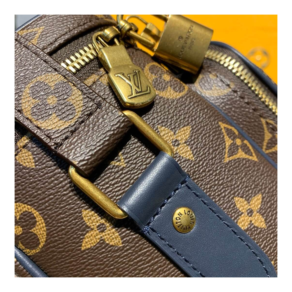 Louis Vuitton Monogram Camera Bag M41510 Louis Vuitton Monogram Camera Bag M41510