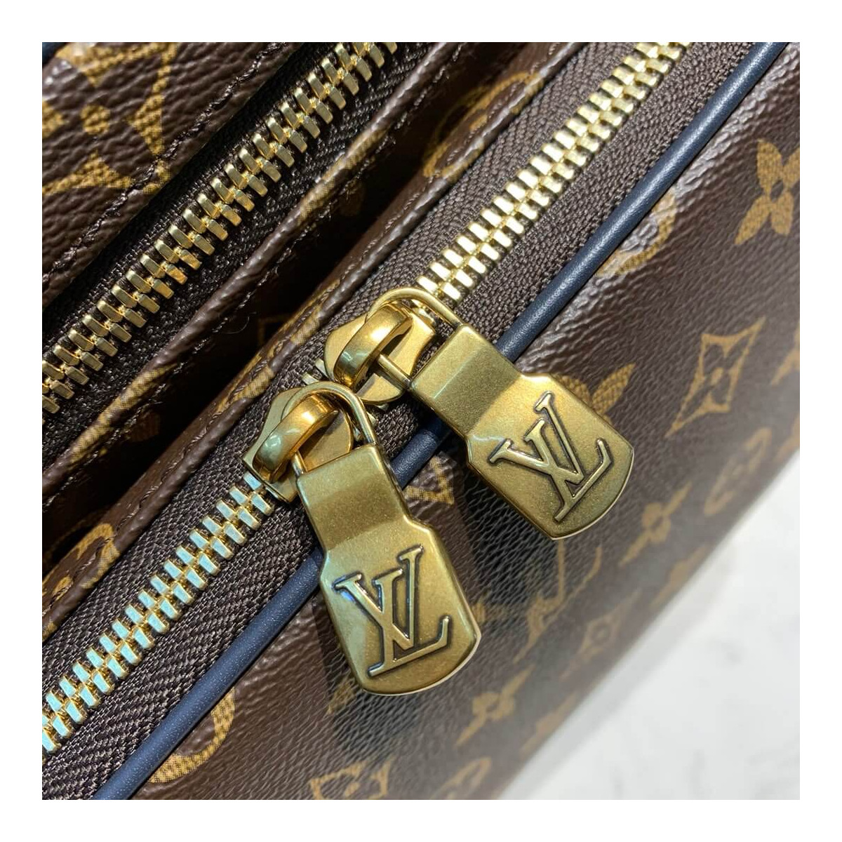 Louis Vuitton Monogram Camera Bag M41510 Louis Vuitton Monogram Camera Bag M41510