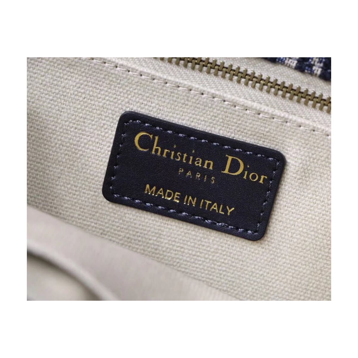 Christian Dior Dioradict Oblique Bag M9003 Christian Dior Dioradict Oblique Bag M9003