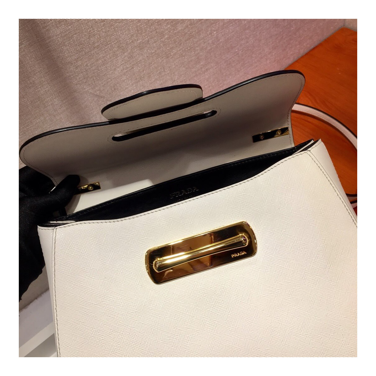 Prada Saffiano Leather Medium Sidonie Bag 1BN005 Prada Saffiano Leather Medium Sidonie Bag 1BN005