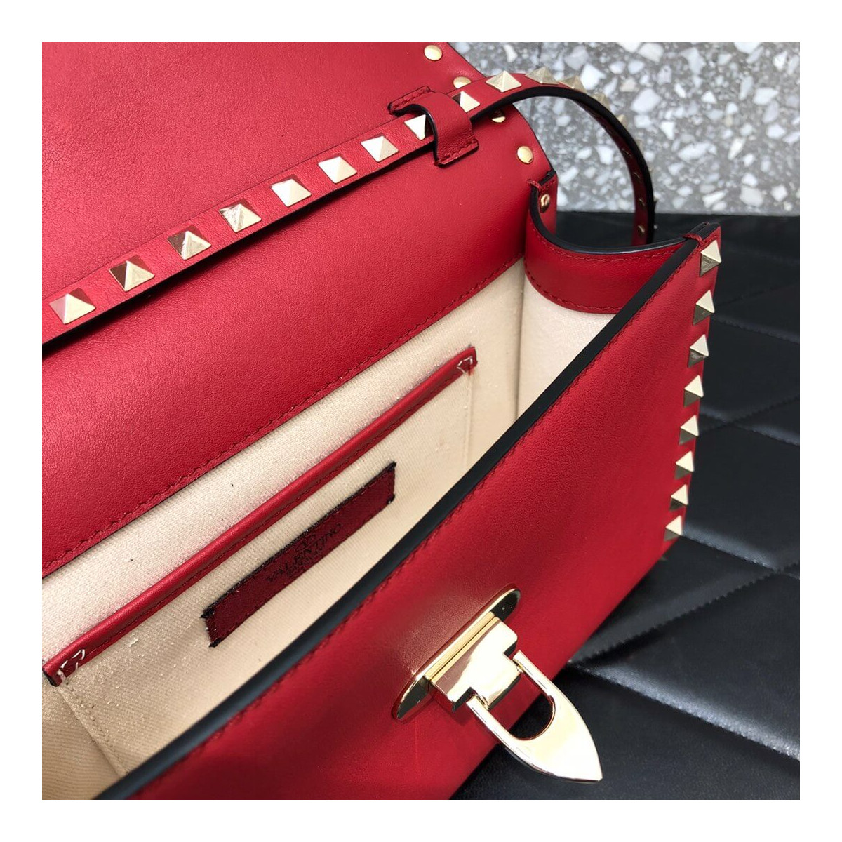 Valentino Garavani Rockstud Calfskin Crossbody Bag 0181 Valentino Garavani Rockstud Calfskin Crossbody Bag 0181