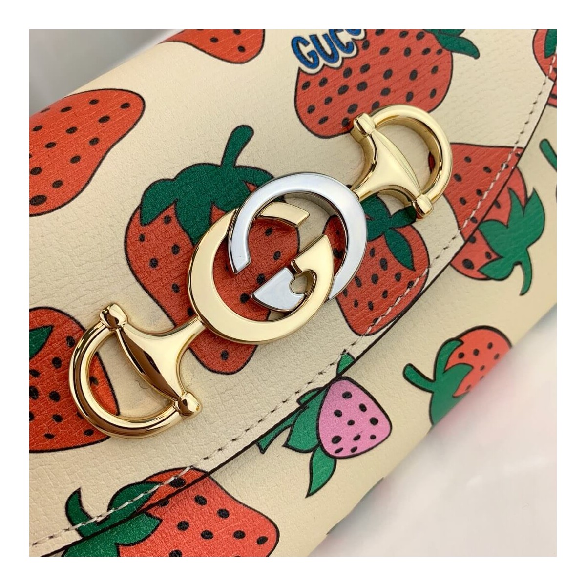 Gucci Zumi Strawberry Print Mini Bag 564718 Gucci Zumi Strawberry Print Mini Bag 564718