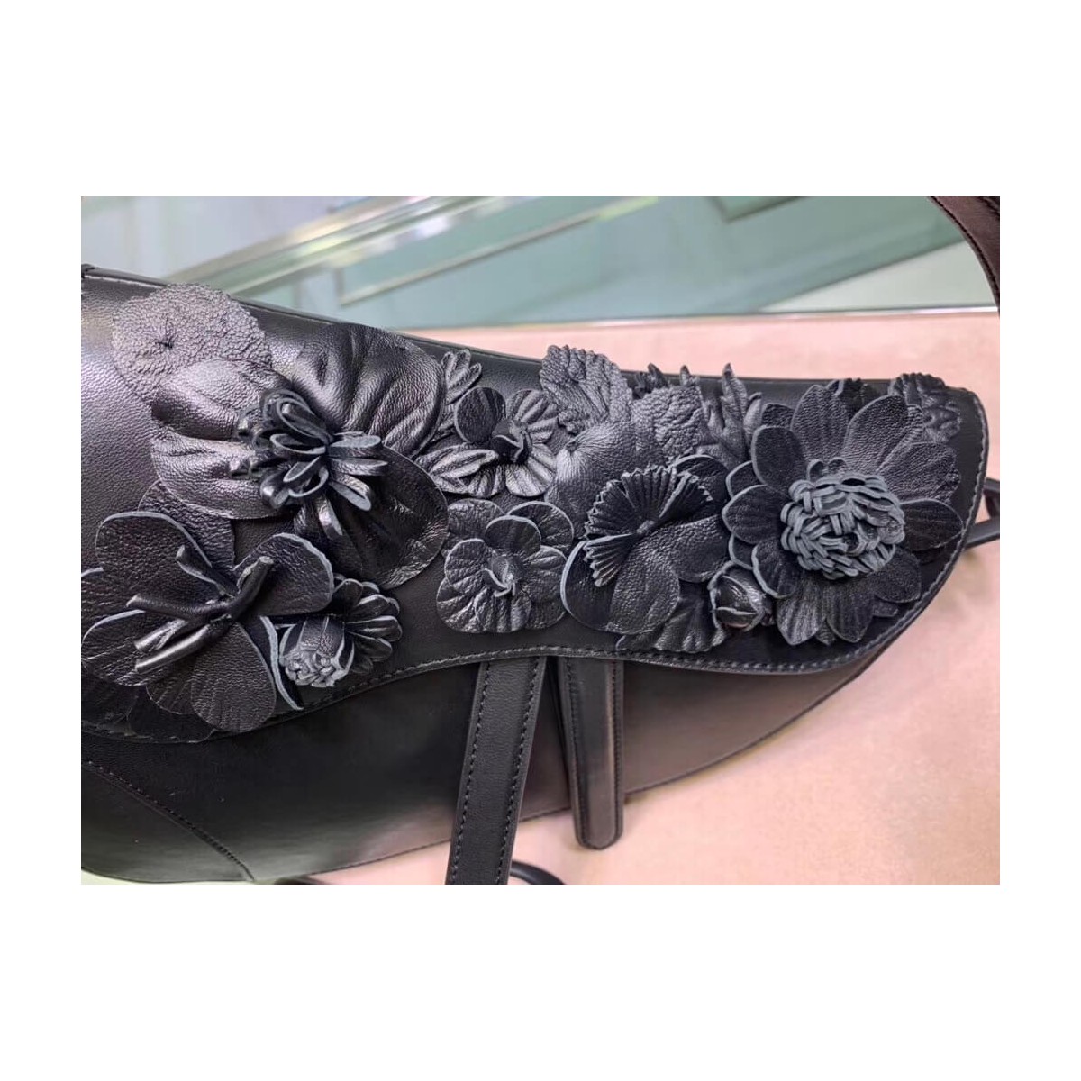 Christian Dior Embroidered Flowers Saddle Bag M0446 Christian Dior Embroidered Flowers Saddle Bag M0446