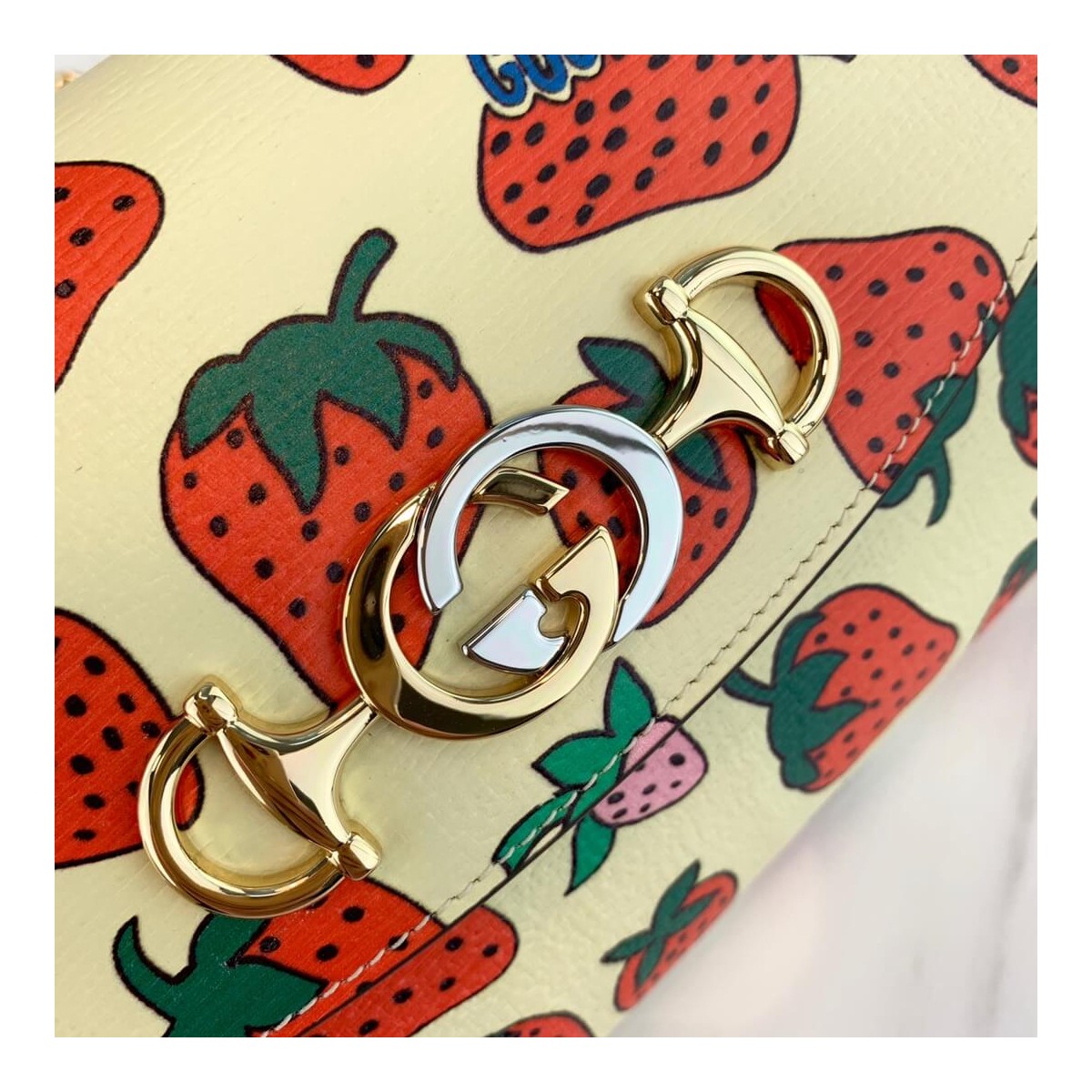 Gucci Zumi Strawberry Print Small Shoulder Bag 572375 Gucci Zumi Strawberry Print Small Shoulder Bag 572375