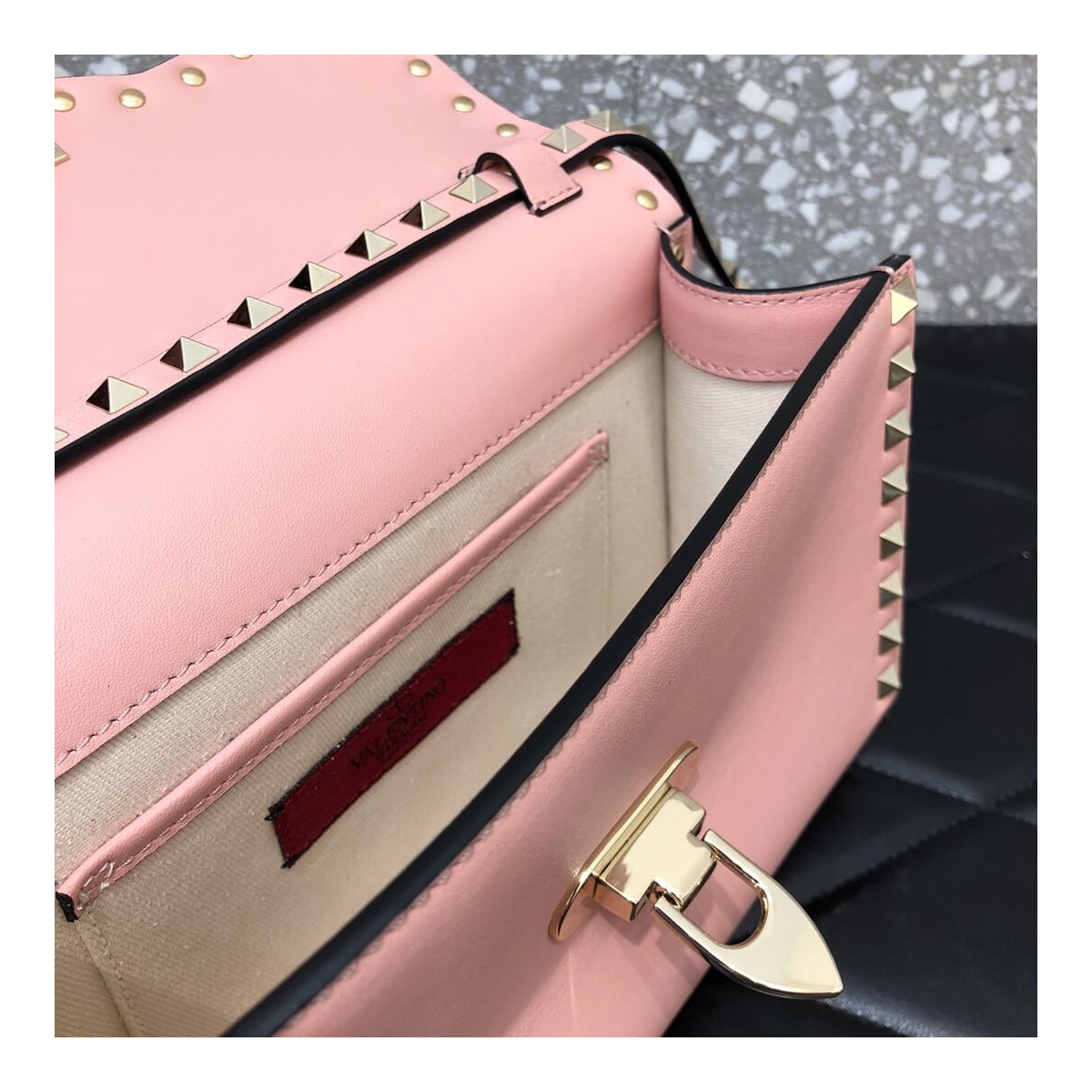 Valentino Garavani Rockstud Calfskin Crossbody Bag 0181 Valentino Garavani Rockstud Calfskin Crossbody Bag 0181