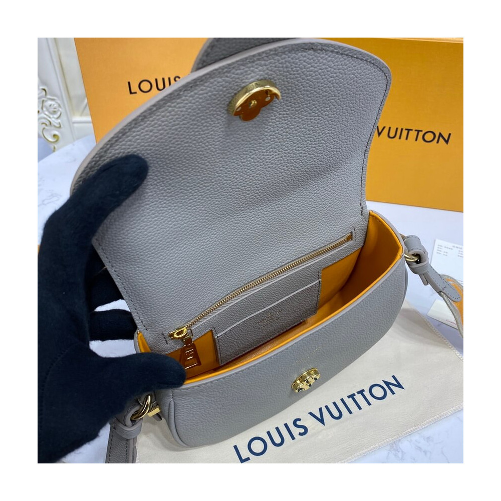 Louis Vuitton LV Pont 9 Soft PM M58728 Louis Vuitton LV Pont 9 Soft PM M58728