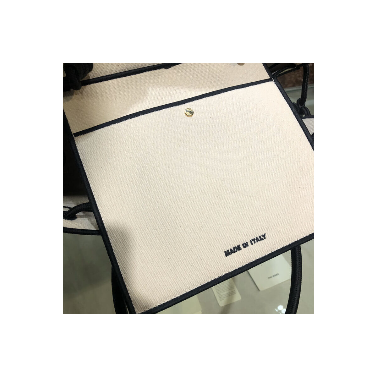 Fendi Roma Canvas Shopper 8BH379 Fendi Roma Canvas Shopper 8BH379