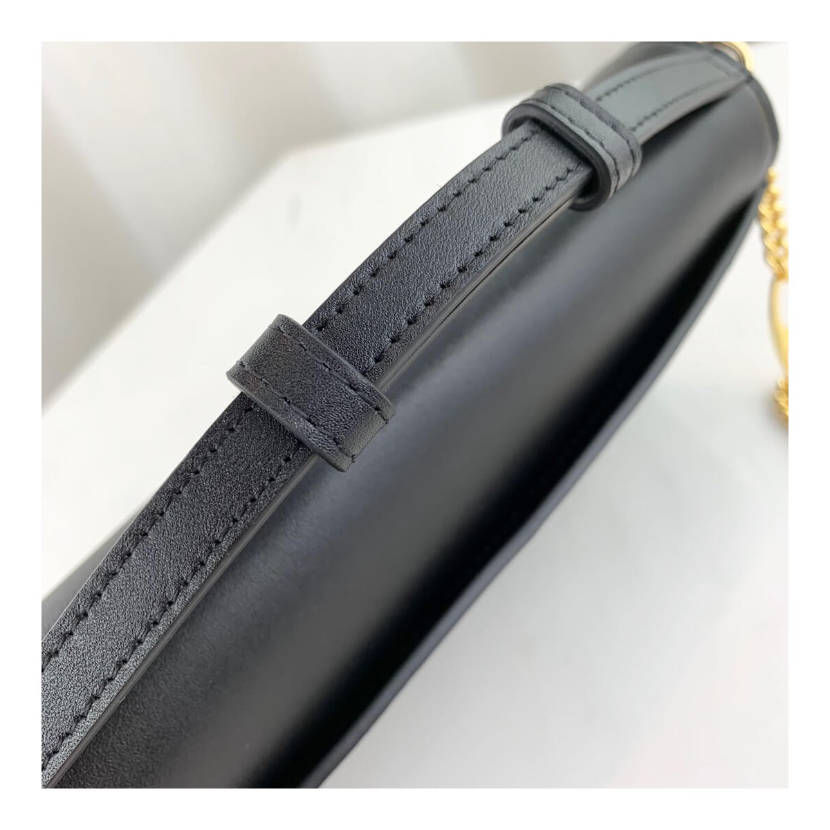 Gucci Zumi Smooth Leather Small Shoulder Bag 572375 Gucci Zumi Smooth Leather Small Shoulder Bag 572375
