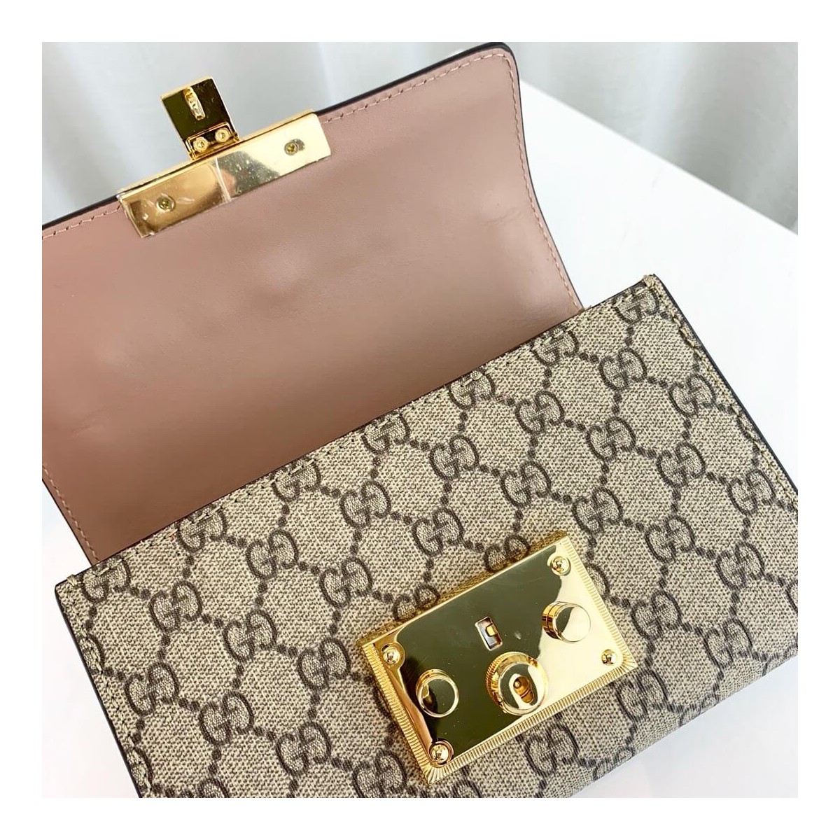 Gucci Padlock Studded GG Supreme Shoulder Bag 432182 Gucci Padlock Studded GG Supreme Shoulder Bag 432182
